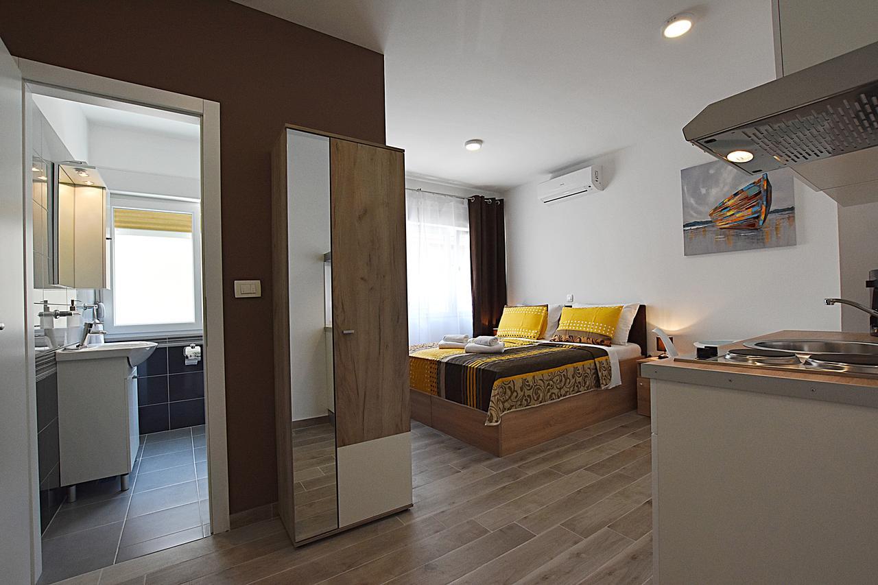 Borna & Roko Apartments Free Parking Задар Екстер'єр фото
