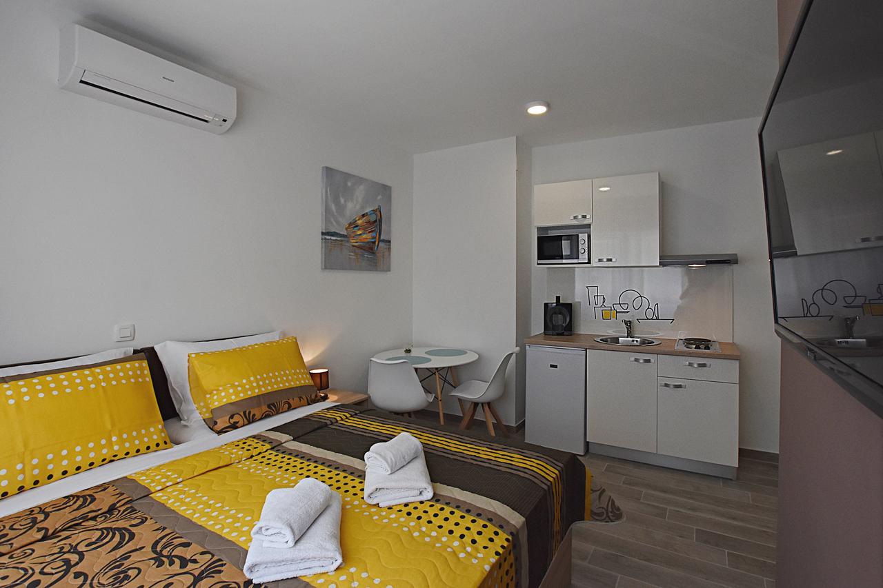 Borna & Roko Apartments Free Parking Задар Екстер'єр фото