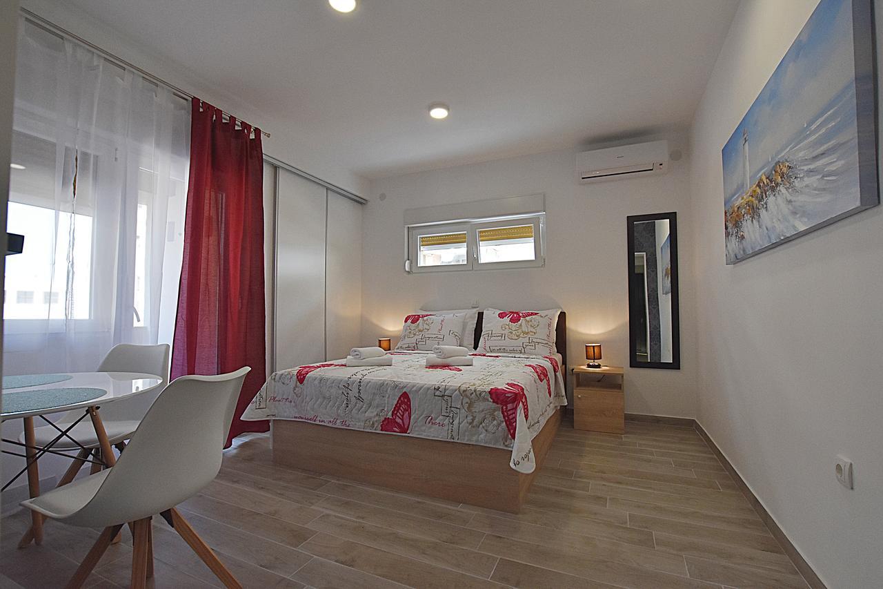 Borna & Roko Apartments Free Parking Задар Екстер'єр фото