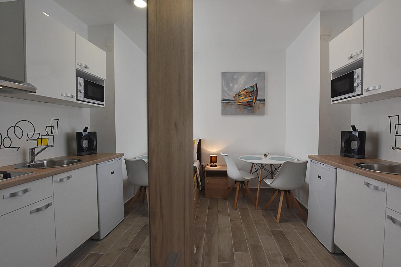 Borna & Roko Apartments Free Parking Задар Екстер'єр фото