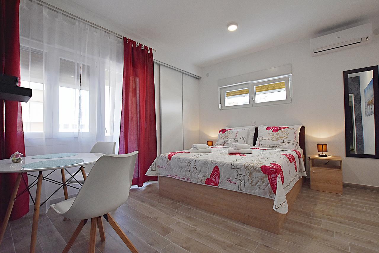 Borna & Roko Apartments Free Parking Задар Екстер'єр фото