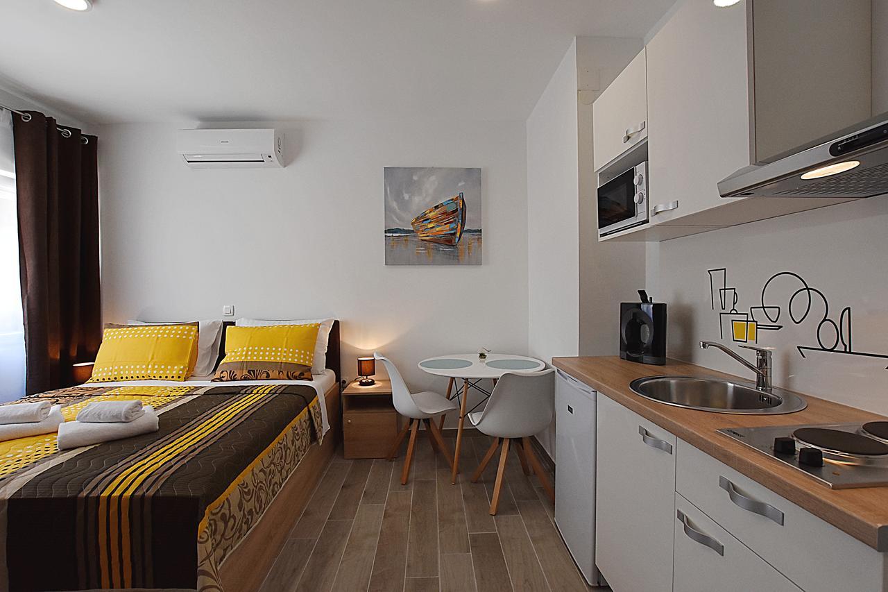 Borna & Roko Apartments Free Parking Задар Екстер'єр фото